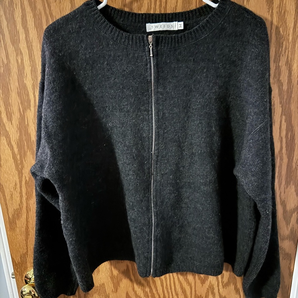 Tweeds Black Zip-Front Women's Sweater, Medium